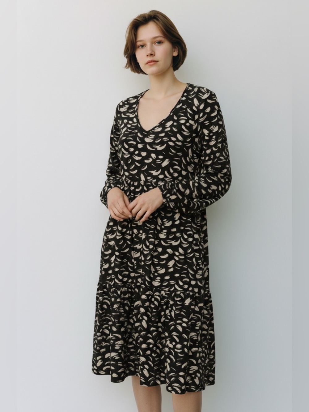MSBASIC V-Neck Long Sleeve Ribbed Smudge Print Dress
